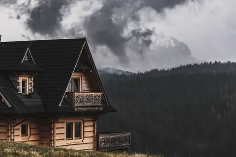 Mountain Cabin 4K Wallpaper · mountains · 3840×2560