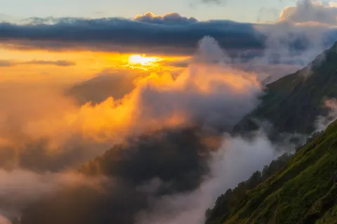 Mountain Panorama 4K Wallpaper · mountains · 3840×2563
