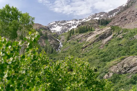 Valley Waterfall 4K Wallpaper · mountains · 3840×2560