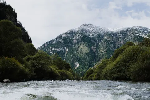 Papel de parede Montanhas 4K · mountains · 3840×2561