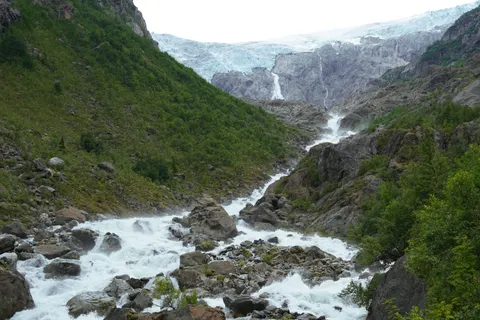 Valley Waterfall 4K Wallpaper · mountains · 3840×2560
