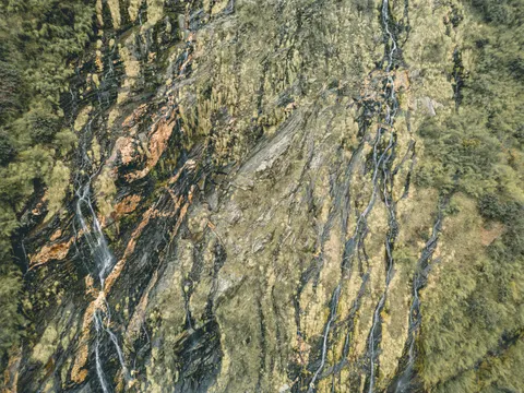 Valley Waterfall 4K Wallpaper · mountains · 3840×2880