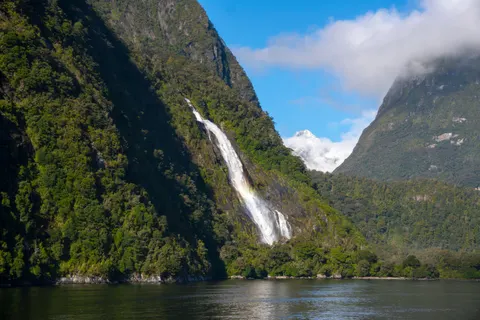Valley Waterfall 4K Wallpaper · mountains · 3840×2560