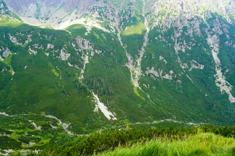 Valley Waterfall 4K Wallpaper · mountains · 3840×2560