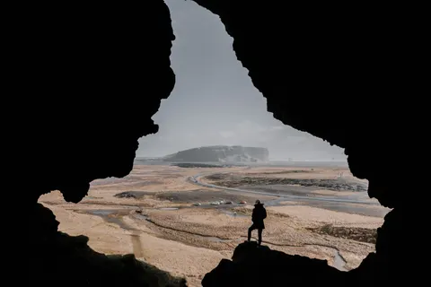 Sea Cave 4K Wallpaper · ocean · 3840×2561