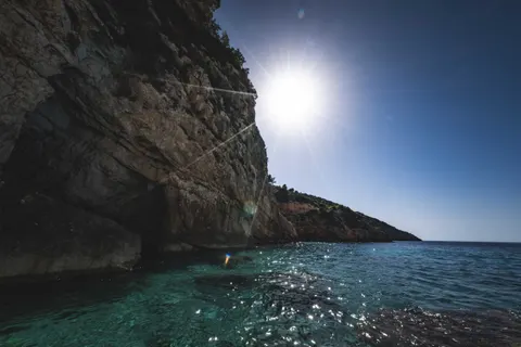 Wallpaper Gua Laut 4K · ocean · 3840×2560