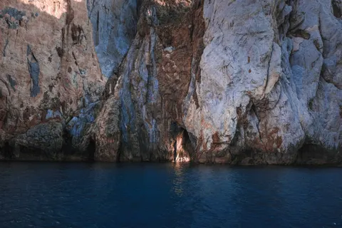 Sea Cave 4K Wallpaper · ocean · 3840×2560