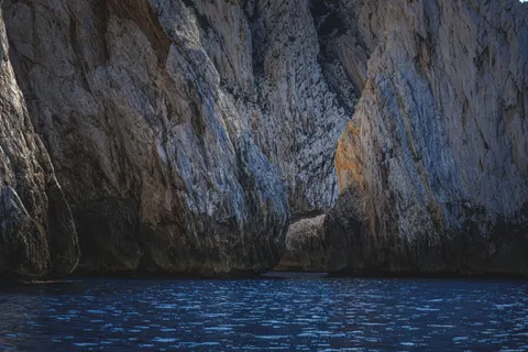 Sea Cave 4K Wallpaper · ocean · 3840×2560