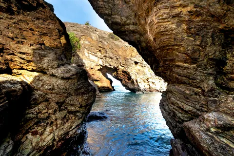 Sea Cave 4K Wallpaper · ocean · 3840×2560