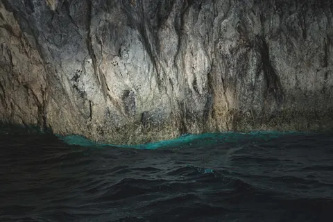 Sea Cave 4K Wallpaper · ocean · 3840×2560