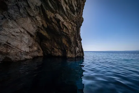 Sea Cave 4K Wallpaper · ocean · 3840×2560