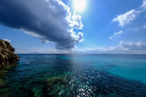 خلفية كهف بحري بدقة 4K · ocean · 3840×2560