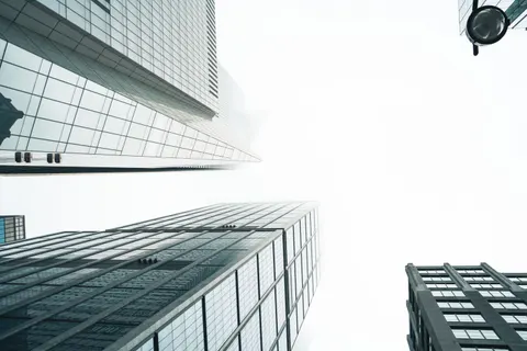 Skyscraper 4K Wallpaper · city · 3840×2560
