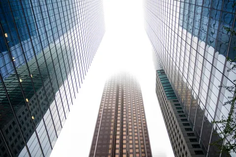 Wolkenkratzer 4K Hintergrundbild · city · 3840×2560