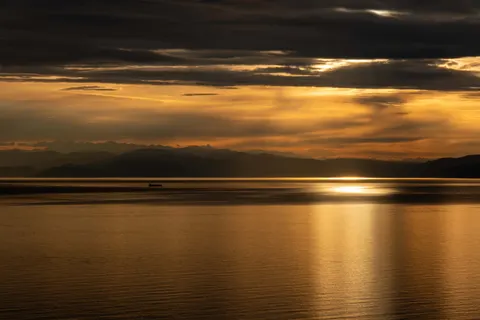 Calm Sea 4K Wallpaper · ocean · 3840×2560