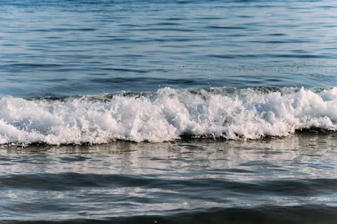 خلفية زبد البحر بدقة 4K · ocean · 3840×2553