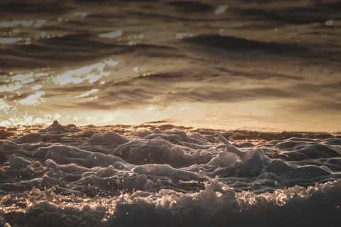 Sea Foam 4K Wallpaper · ocean · 3840×2560
