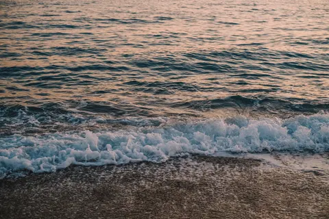Sea Foam 4K Wallpaper · ocean · 3840×2560