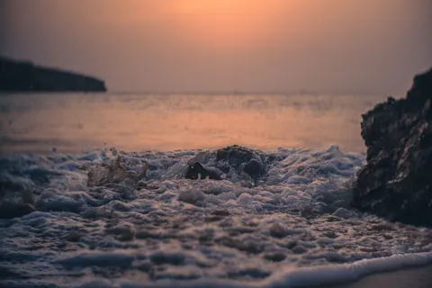 Sea Foam 4K Wallpaper · ocean · 3840×2560
