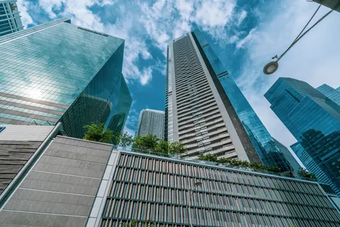 خلفية ناطحة سحاب بدقة 4K · city · 3840×2560