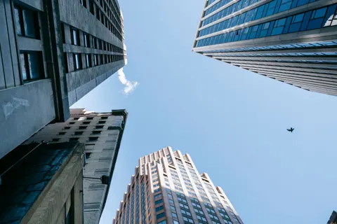 摩天大楼 4K壁纸 · city · 3840×2560
