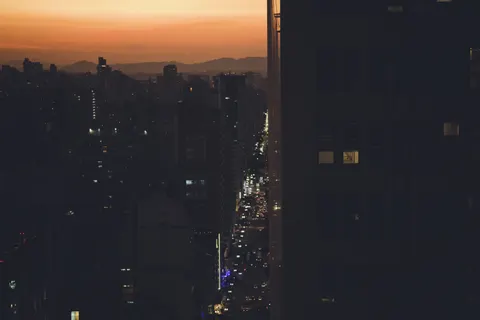 LA at Night 4K Wallpaper · city · 3840×2560