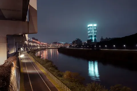 Seoul Night 4K Wallpaper · city · 3840×2561