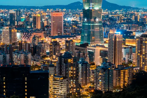 Seoul Night 4K Wallpaper · city · 3840×2561