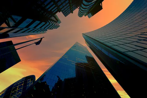 Wolkenkratzer 4K Hintergrundbild · city · 3840×2560