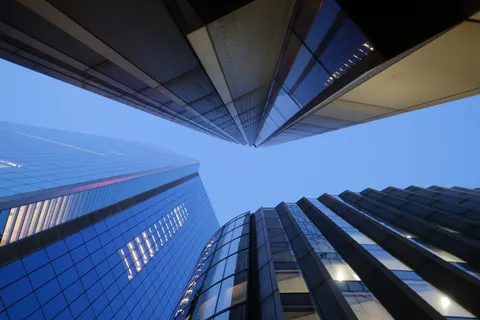 摩天大楼 4K壁纸 · city · 3840×2560