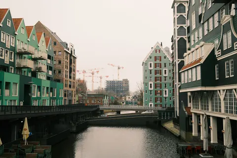 Amsterdam Canals 4K Wallpaper · city · 3840×2560