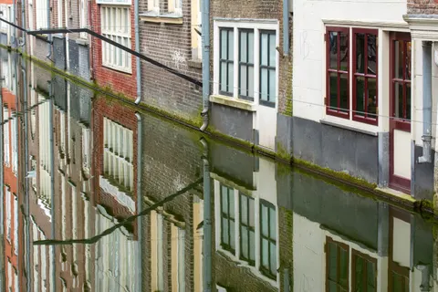 Amsterdam Canals 4K Wallpaper · city · 3840×2560