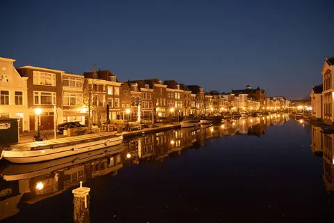Amsterdam Canals 4K Wallpaper · city · 3840×2561