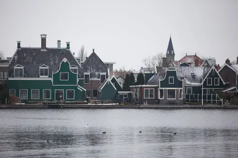 Amsterdam Canals 4K Wallpaper · city · 3840×2560