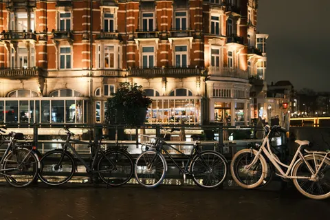 Amsterdam Canals 4K Wallpaper · city · 3840×2560