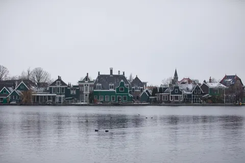 Amsterdam Canals 4K Wallpaper · city · 3840×2557