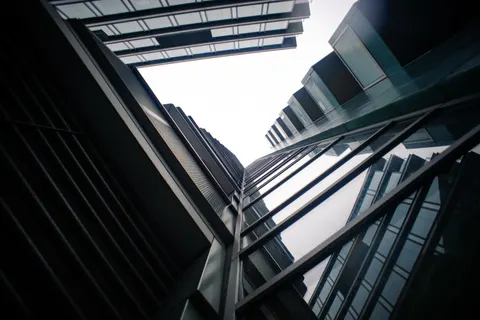 خلفية ناطحة سحاب بدقة 4K · city · 3840×2560
