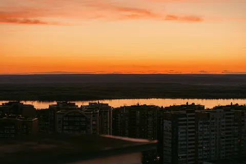 Rooftop View 4K Wallpaper · city · 3840×2560