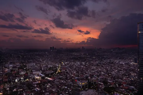 Rooftop View 4K Wallpaper · city · 3840×2560