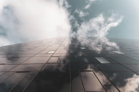 Skyscraper 4K Wallpaper · city · 3840×2562