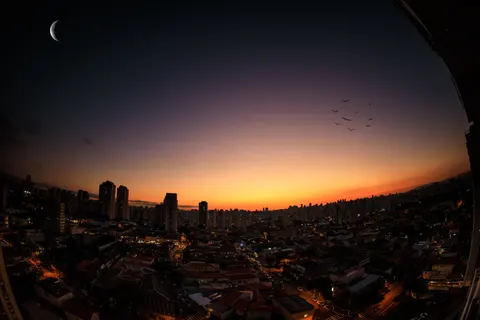 Rooftop View 4K Wallpaper · city · 3840×2560