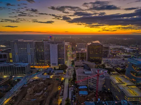 Rooftop View 4K Wallpaper · city · 3840×2880