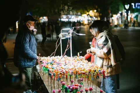 Night Market 4K Wallpaper · city · 3840×2560