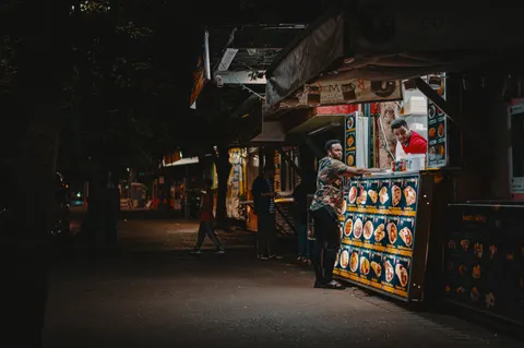 Night Market 4K Wallpaper · city · 3840×2555