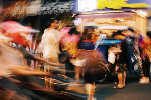 Night Market 4K Wallpaper · city · 3840×2560