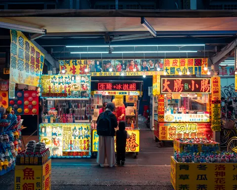 Night Market 4K Wallpaper · city · 3840×3072
