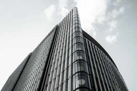 Skyscraper 4K Wallpaper · city · 3840×2560