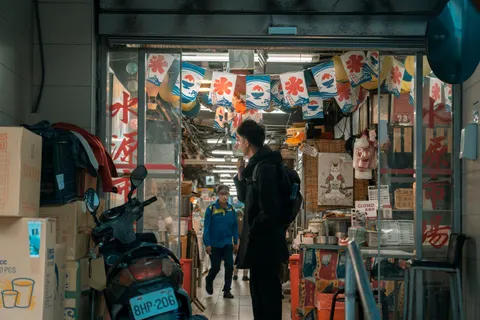 Night Market 4K Wallpaper · city · 3840×2561