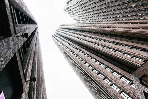 Skyscraper 4K Wallpaper · city · 3840×2560