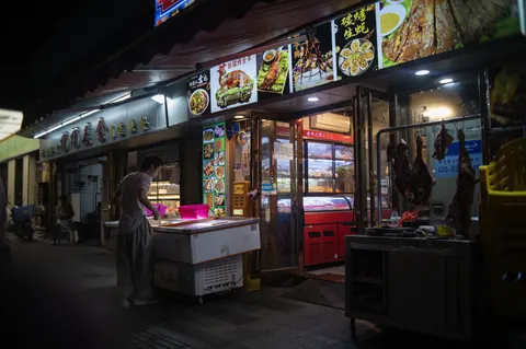 Night Market 4K Wallpaper · city · 3840×2552